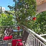 Family Friendly With A Garden View *