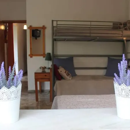 Family Friendly With A Garden View شقة