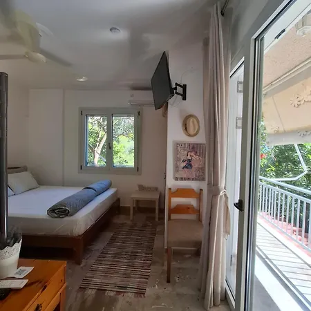 Appartamento Family Friendly With A Garden View Tolón