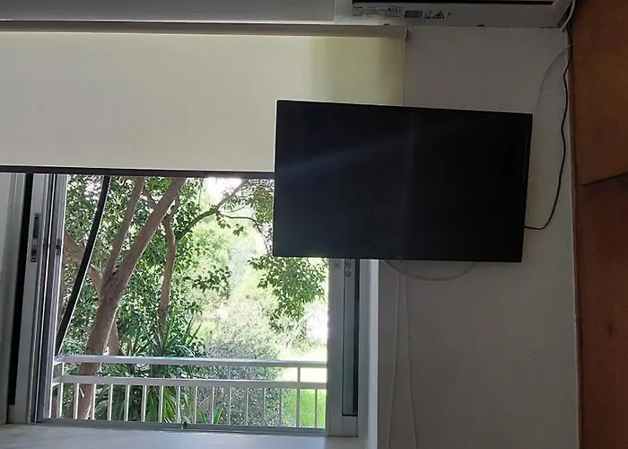 Family Friendly With A Garden View شقة
