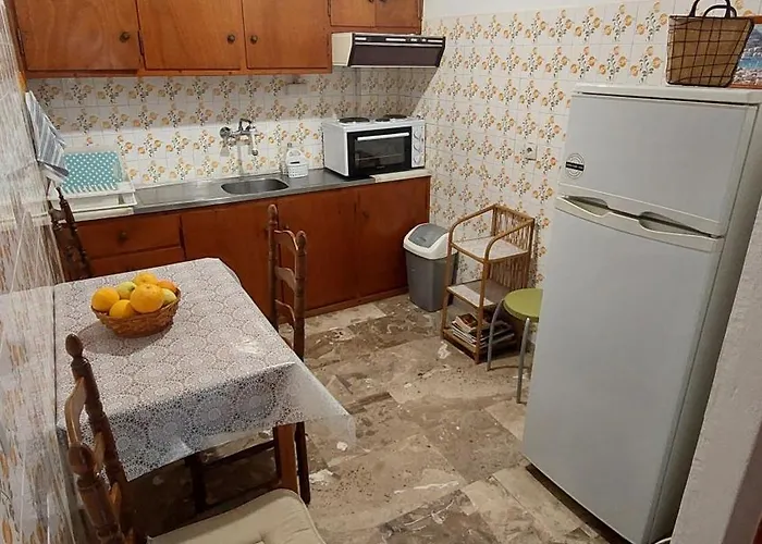 Family Friendly With A Garden View * Tolón